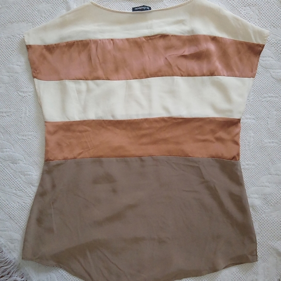 🎉HP🎉Le Chateau Color Block Silk Top - Picture 6 of 7